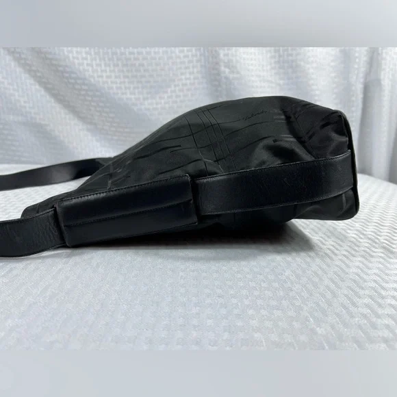 Salvatore Ferragamo Black Shoilder Bag in VGUC- - Picture 11 of 11